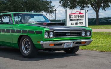 Plymouth-Road-Runner-1969-2-Door-31