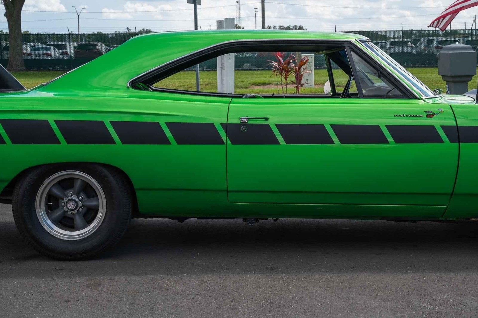 Plymouth-Road-Runner-1969-2-Door-33