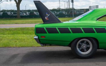 Plymouth-Road-Runner-1969-2-Door-34