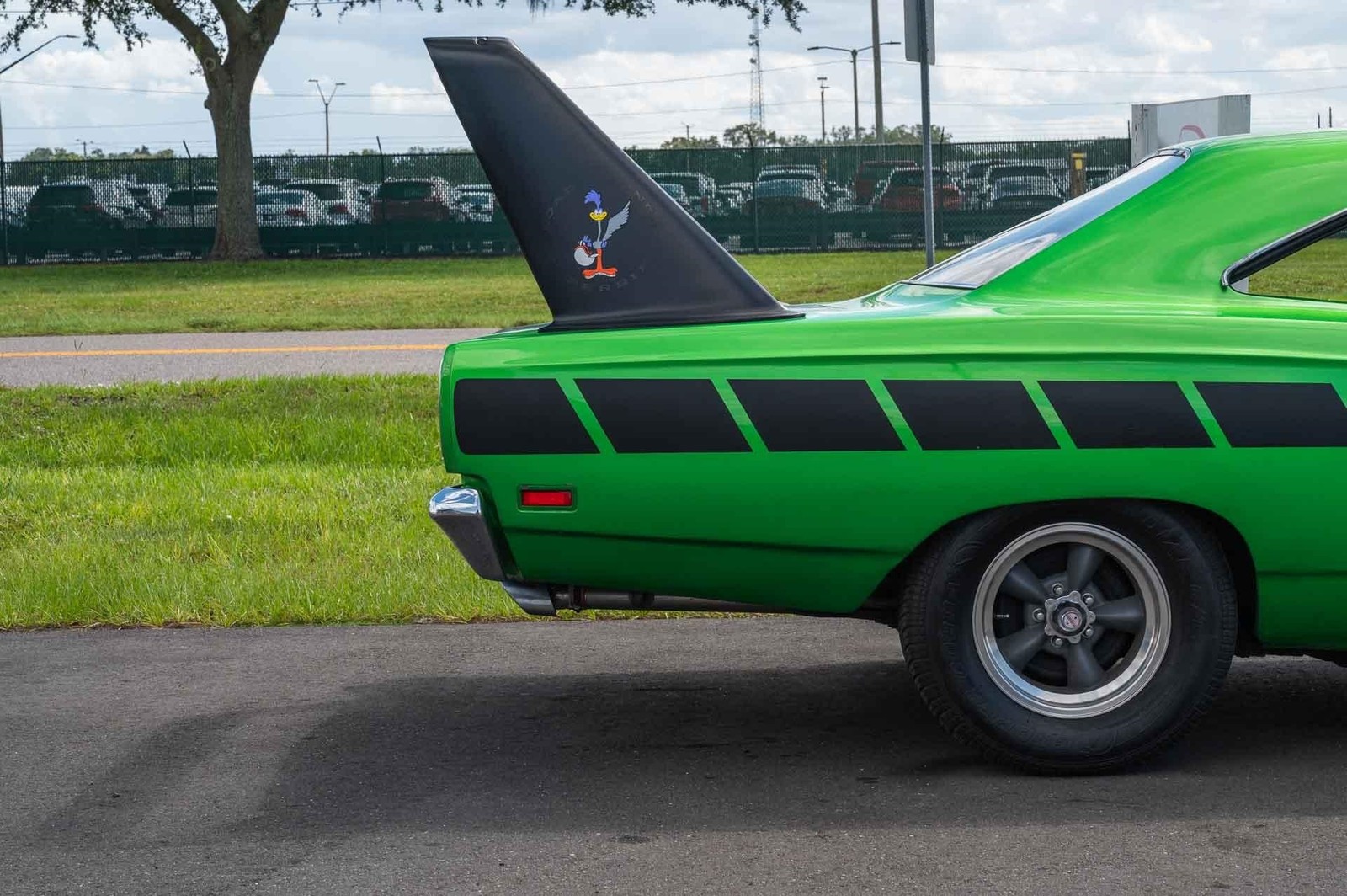 Plymouth-Road-Runner-1969-2-Door-34