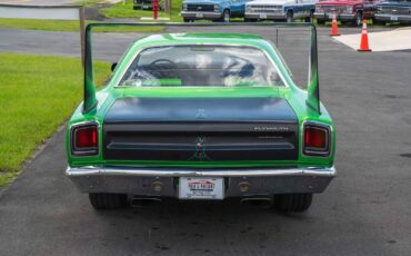 Plymouth-Road-Runner-1969-2-Door-37