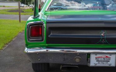 Plymouth-Road-Runner-1969-2-Door-39