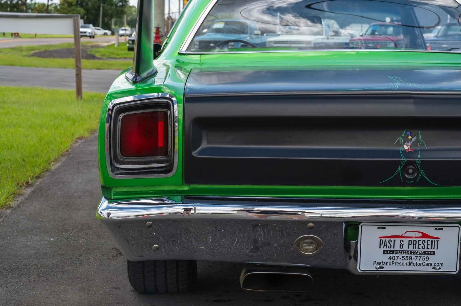 Plymouth-Road-Runner-1969-2-Door-39