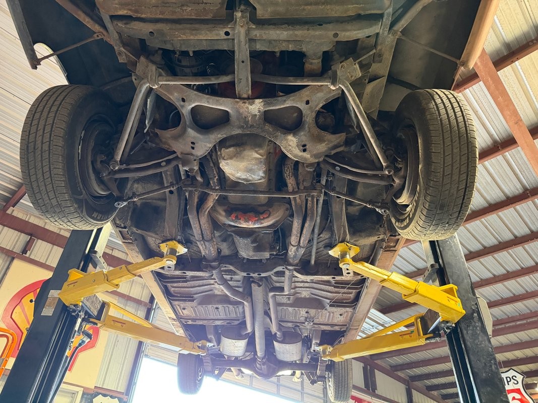 Plymouth-Road-Runner-1969-24