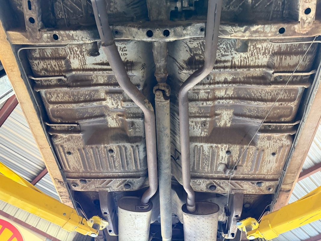 Plymouth-Road-Runner-1969-25