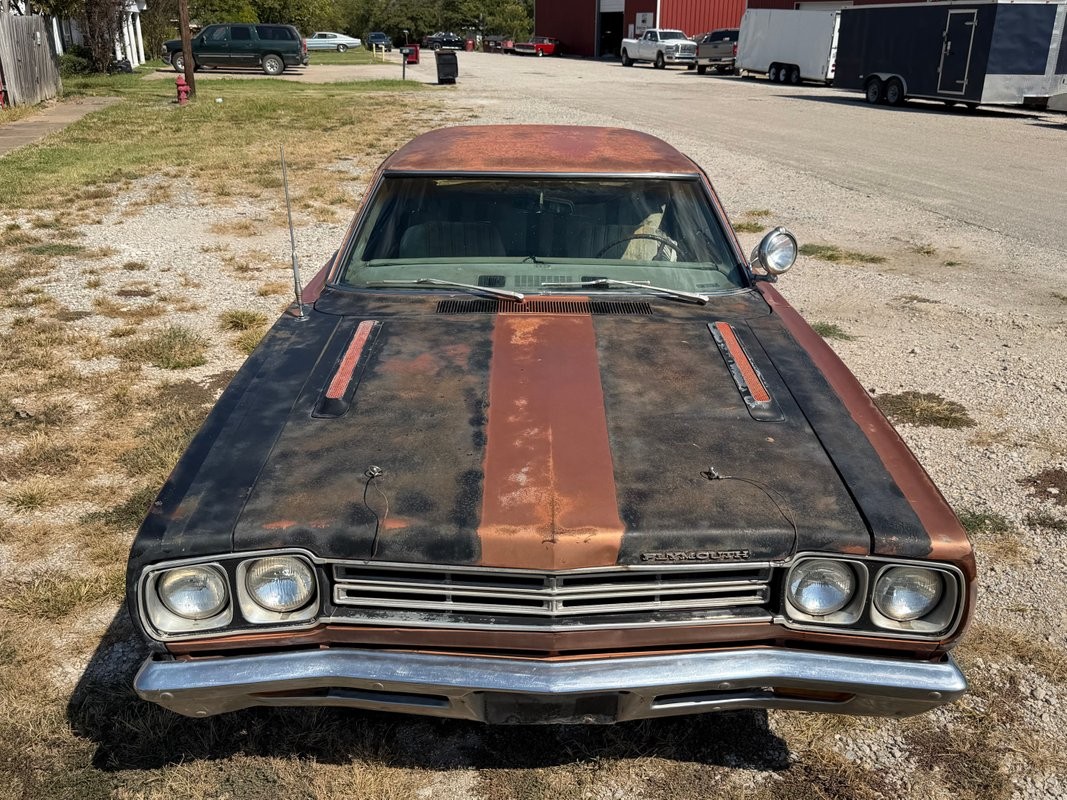 Plymouth-Road-Runner-1969-35