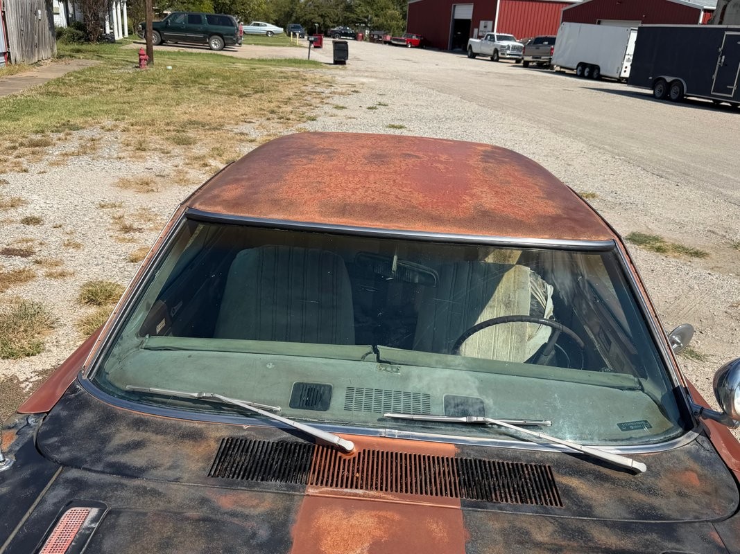 Plymouth-Road-Runner-1969-37