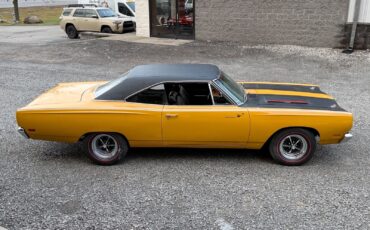 Plymouth-Road-Runner-1969-4