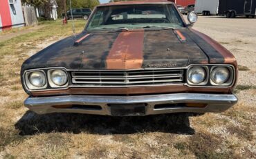 Plymouth-Road-Runner-1969-4