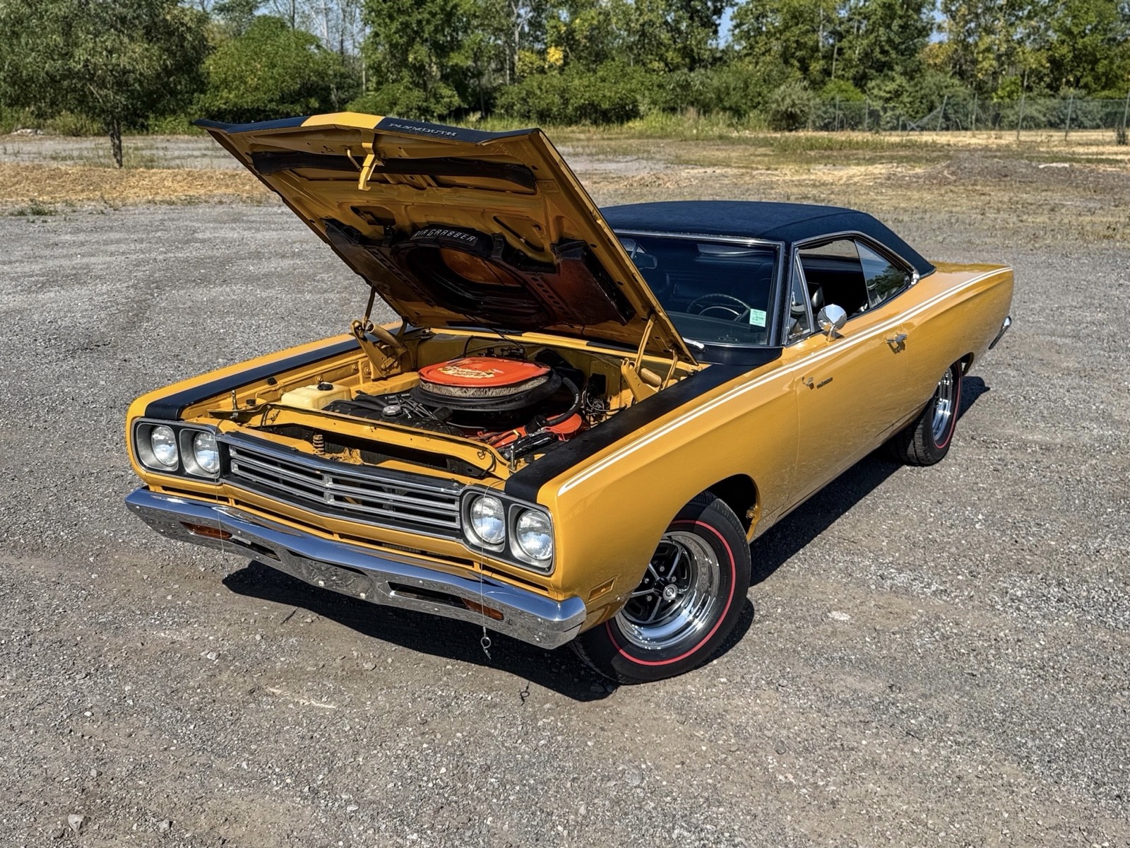 Plymouth-Road-Runner-1969