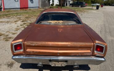 Plymouth-Road-Runner-1969-7