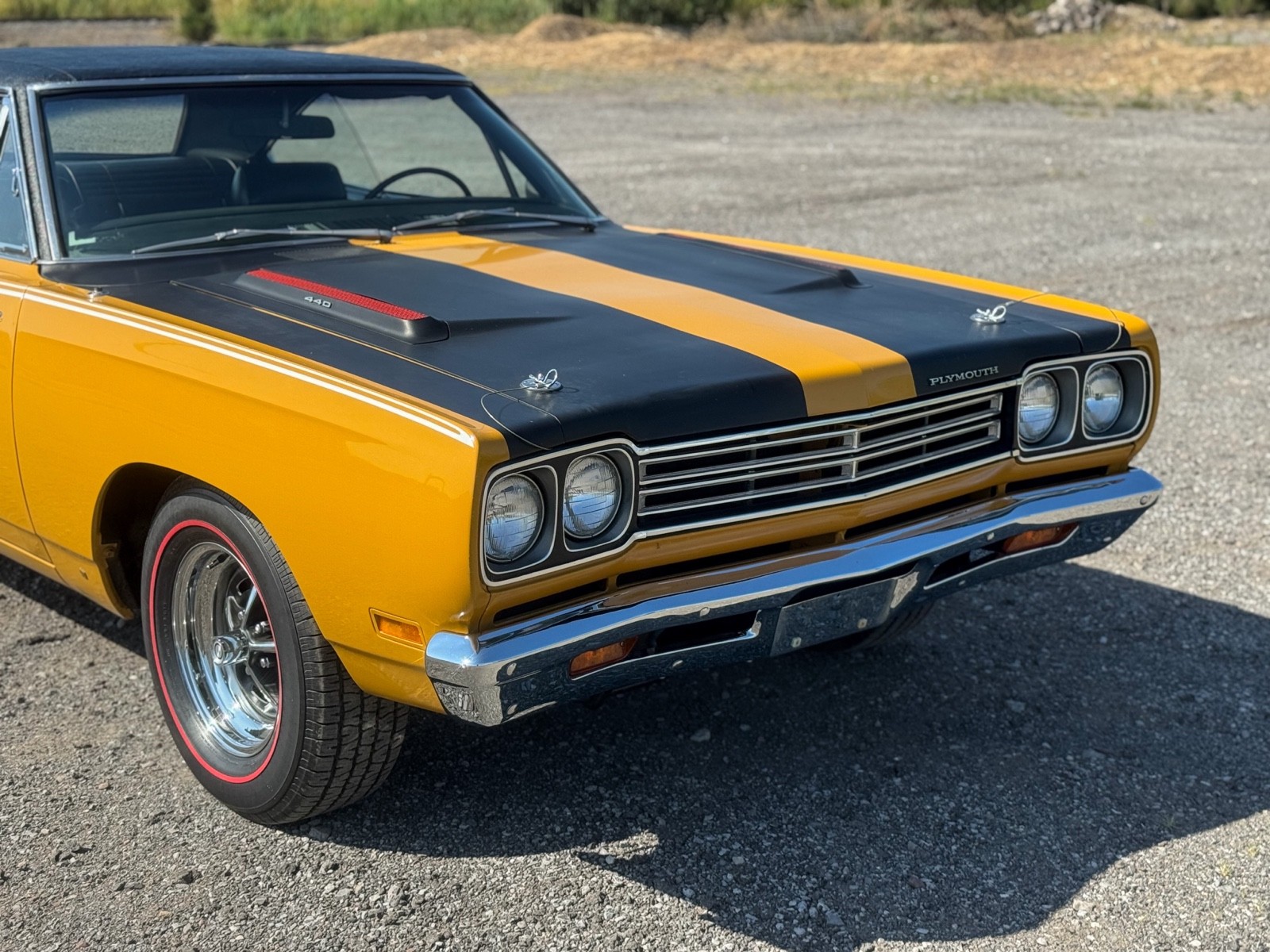 Plymouth-Road-Runner-1969-8