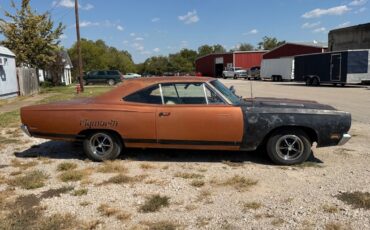 Plymouth-Road-Runner-1969-8