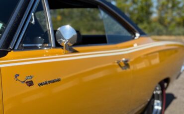 Plymouth-Road-Runner-1969-9