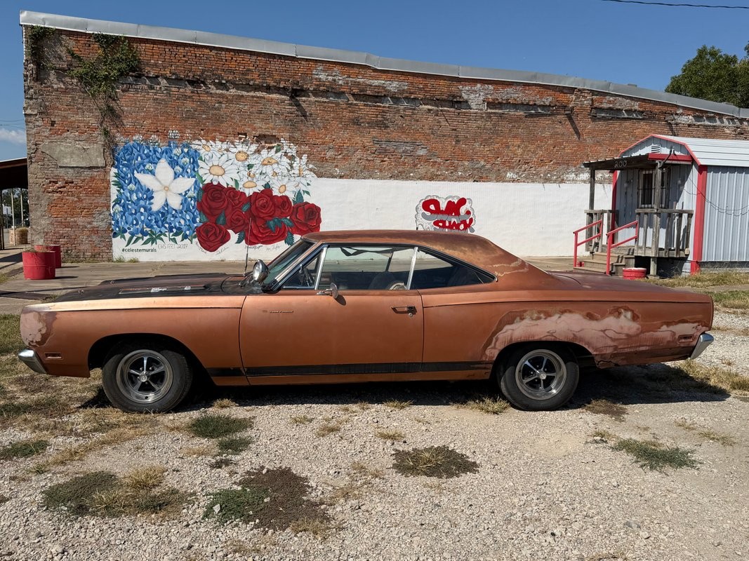 Plymouth-Road-Runner-1969-9