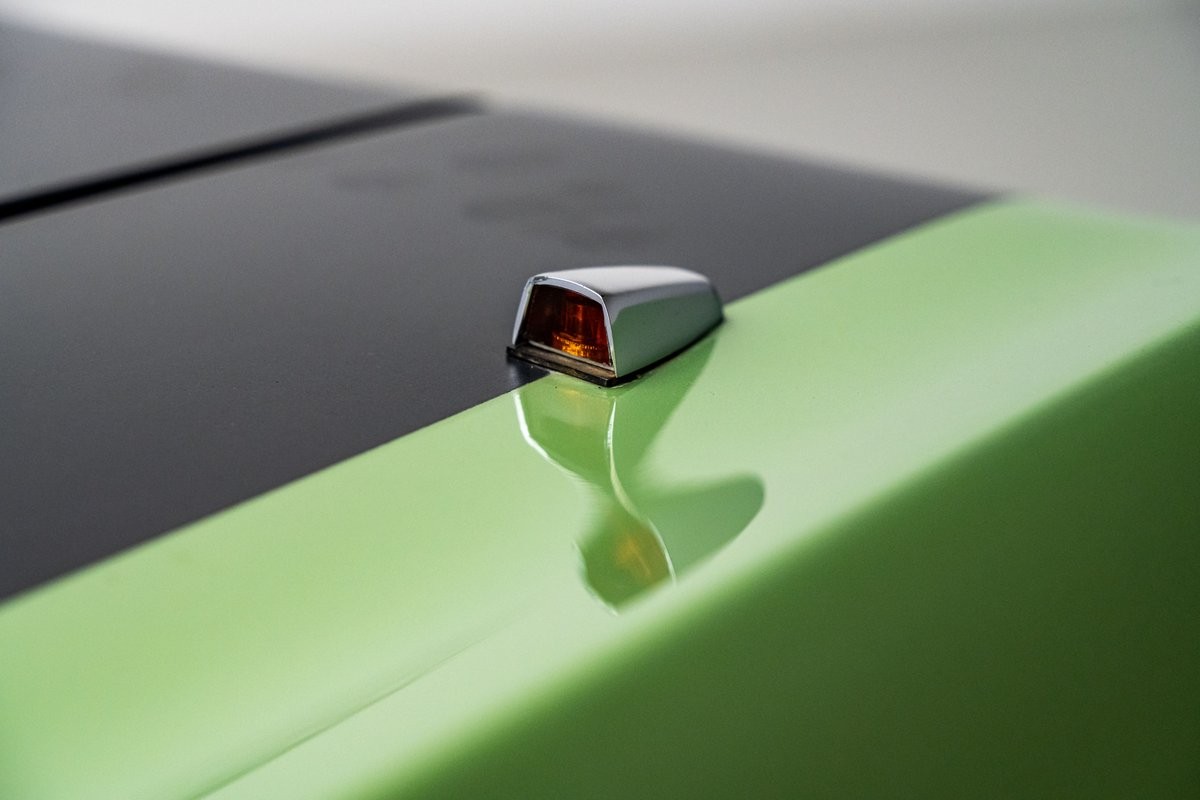 Plymouth-Road-Runner-1969-Coupe-13