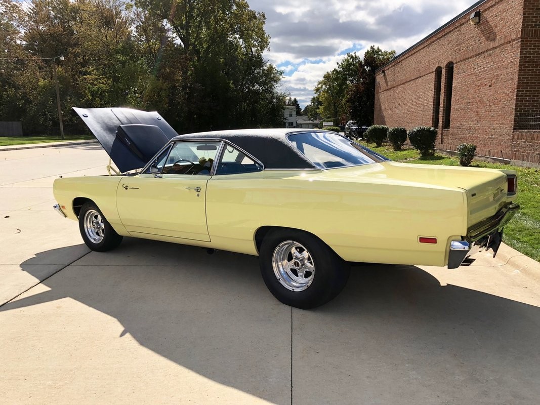 Plymouth-Road-Runner-1969-Coupe-15
