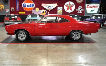 Plymouth-Road-Runner-1969-Coupe-2