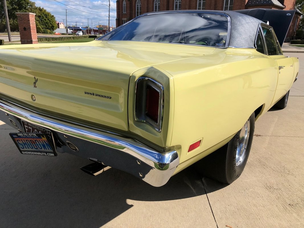 Plymouth-Road-Runner-1969-Coupe-29