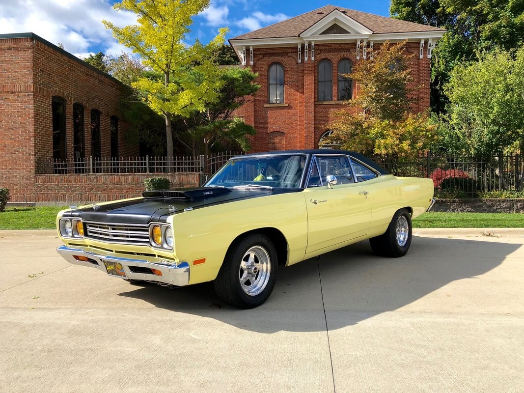 Plymouth-Road-Runner-1969-Coupe-3