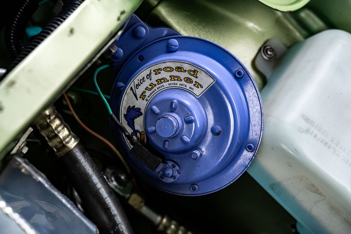 Plymouth-Road-Runner-1969-Coupe-30