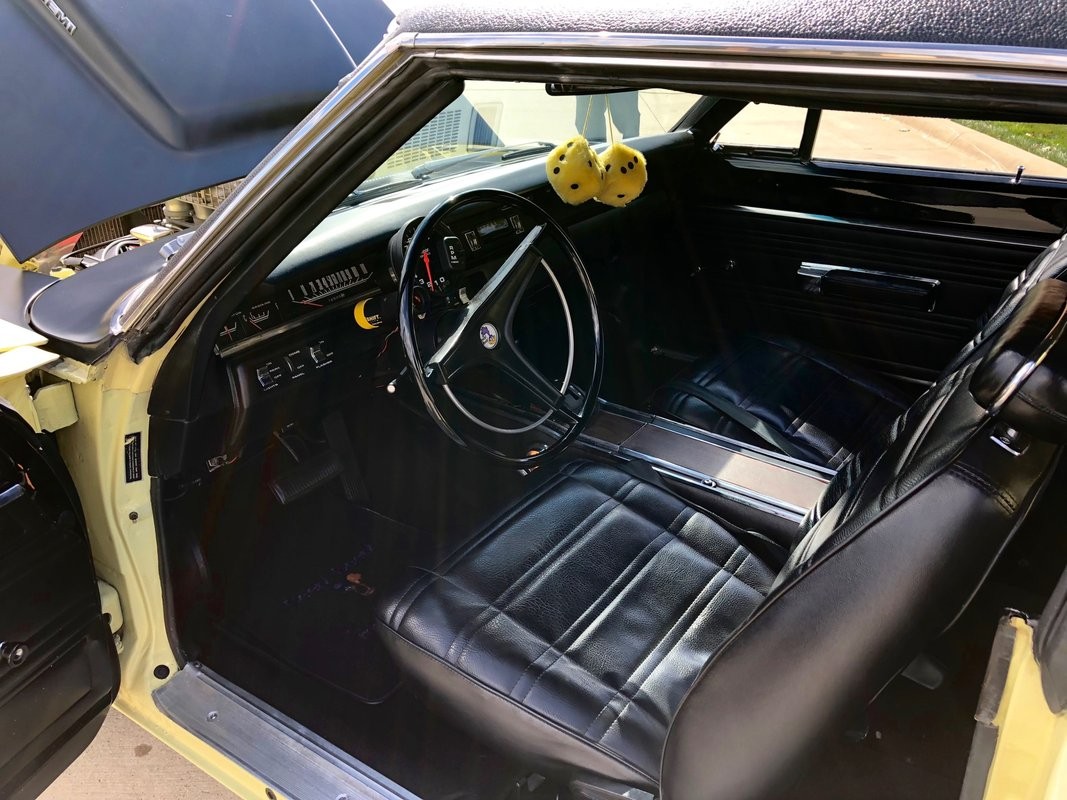 Plymouth-Road-Runner-1969-Coupe-33