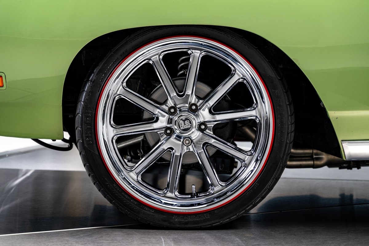 Plymouth-Road-Runner-1969-Coupe-37