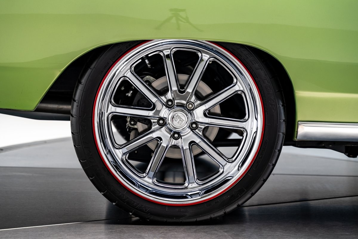 Plymouth-Road-Runner-1969-Coupe-39