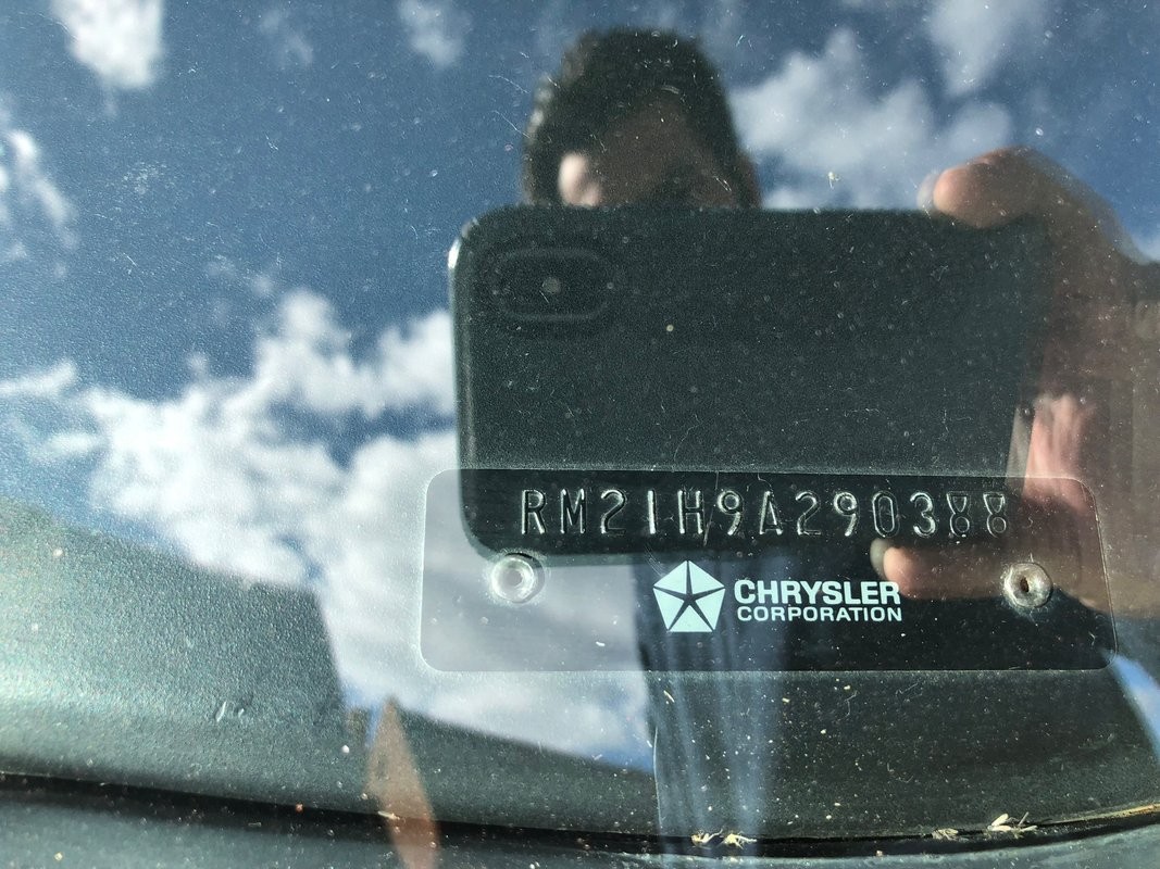 Plymouth-Road-Runner-1969-Coupe-39