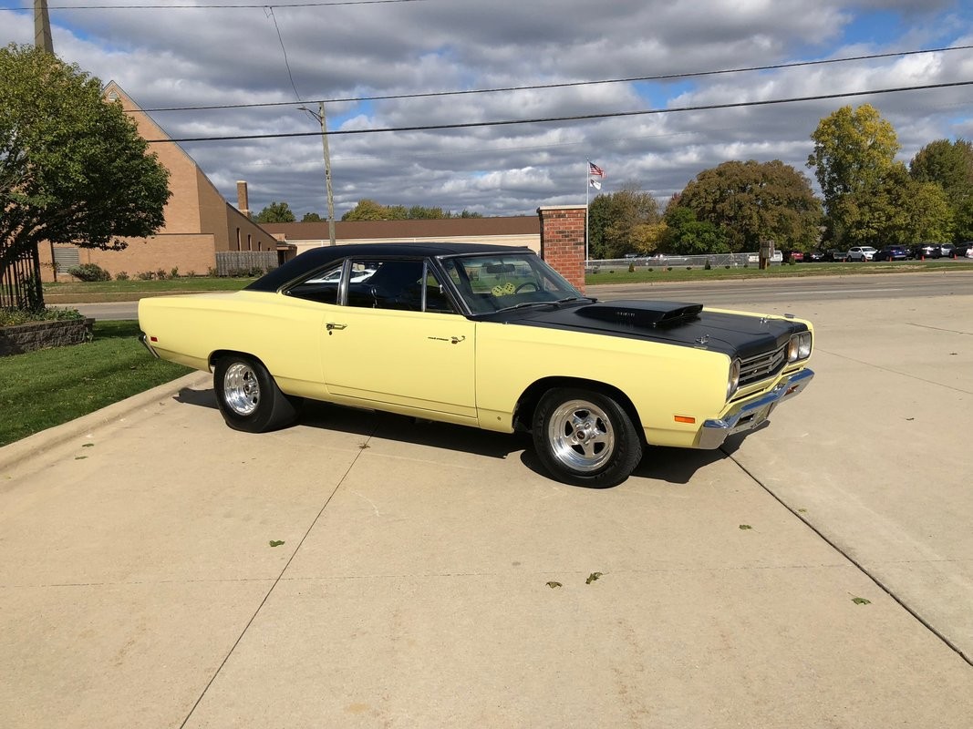 Plymouth-Road-Runner-1969-Coupe-8