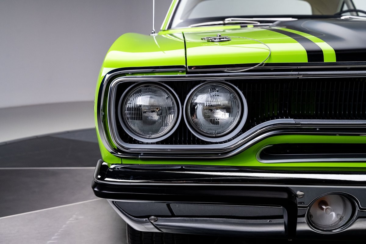 Plymouth-Road-Runner-1970-Coupe-11