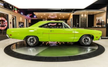 Plymouth-Road-Runner-1970-Coupe-11