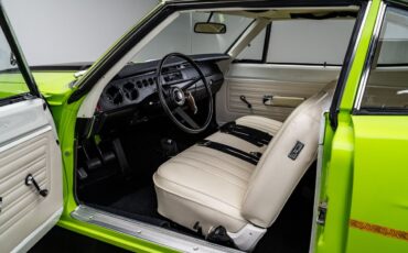 Plymouth-Road-Runner-1970-Coupe-2