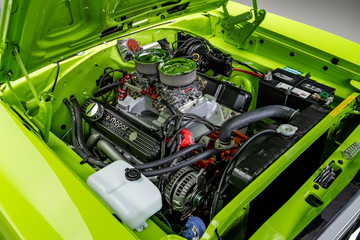 Plymouth-Road-Runner-1970-Coupe-32