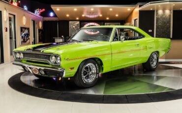 Plymouth-Road-Runner-1970-Coupe