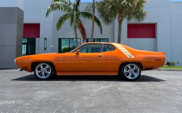 Plymouth-Road-Runner-1971-12