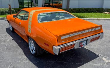 Plymouth-Road-Runner-1971-15
