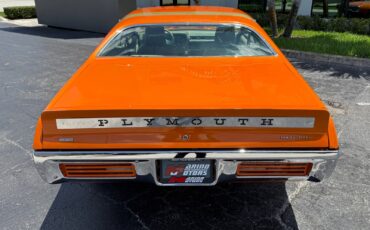 Plymouth-Road-Runner-1971-17