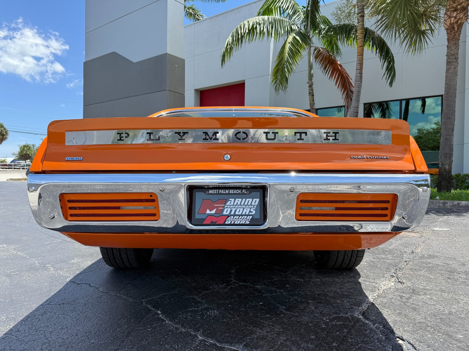 Plymouth-Road-Runner-1971-18