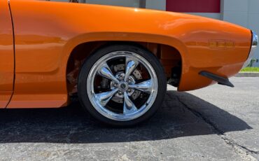 Plymouth-Road-Runner-1971-2