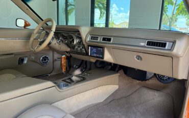 Plymouth-Road-Runner-1971-23