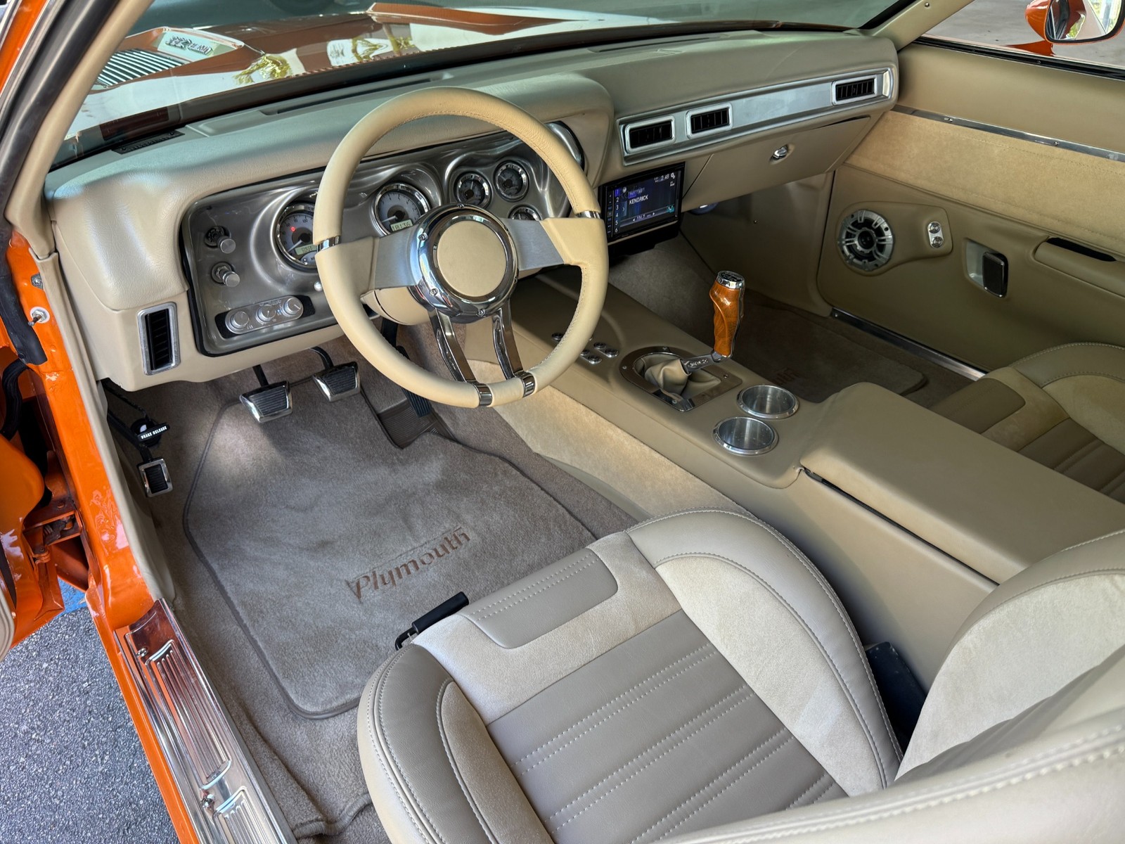 Plymouth-Road-Runner-1971-26