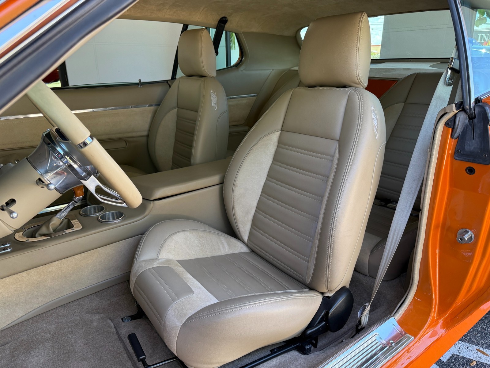 Plymouth-Road-Runner-1971-28