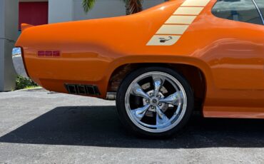 Plymouth-Road-Runner-1971-3