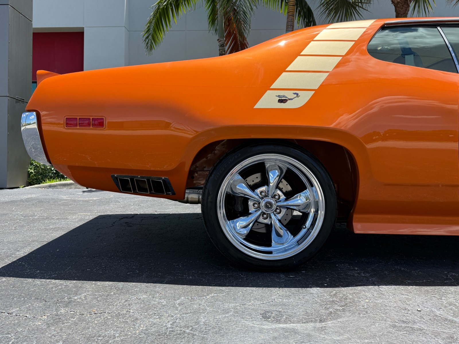 Plymouth-Road-Runner-1971-3