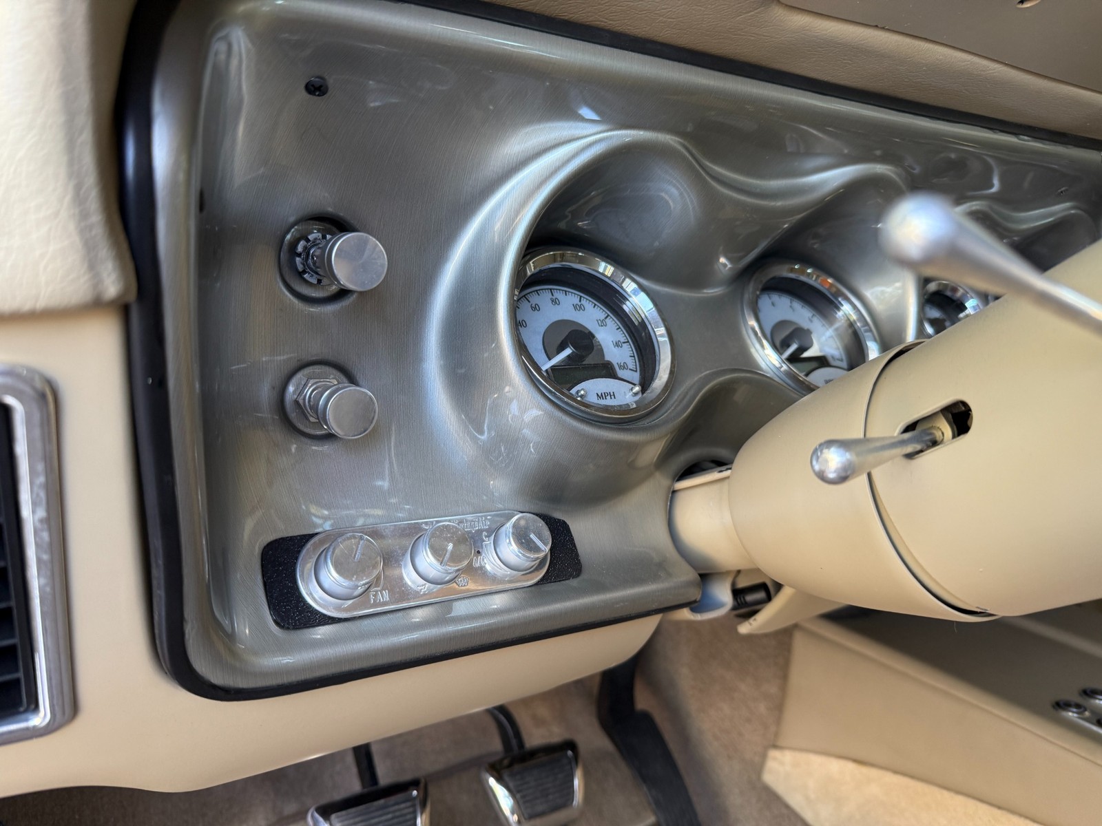 Plymouth-Road-Runner-1971-37