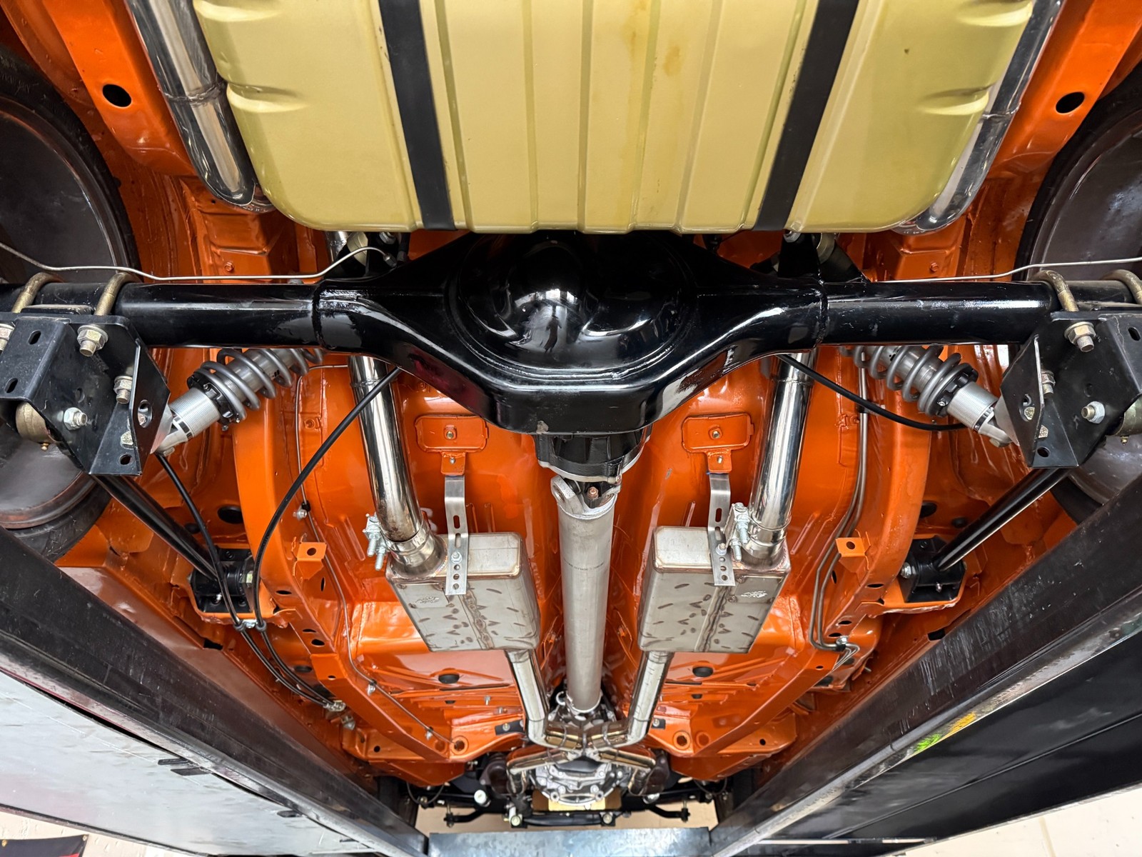 Plymouth-Road-Runner-1971-39