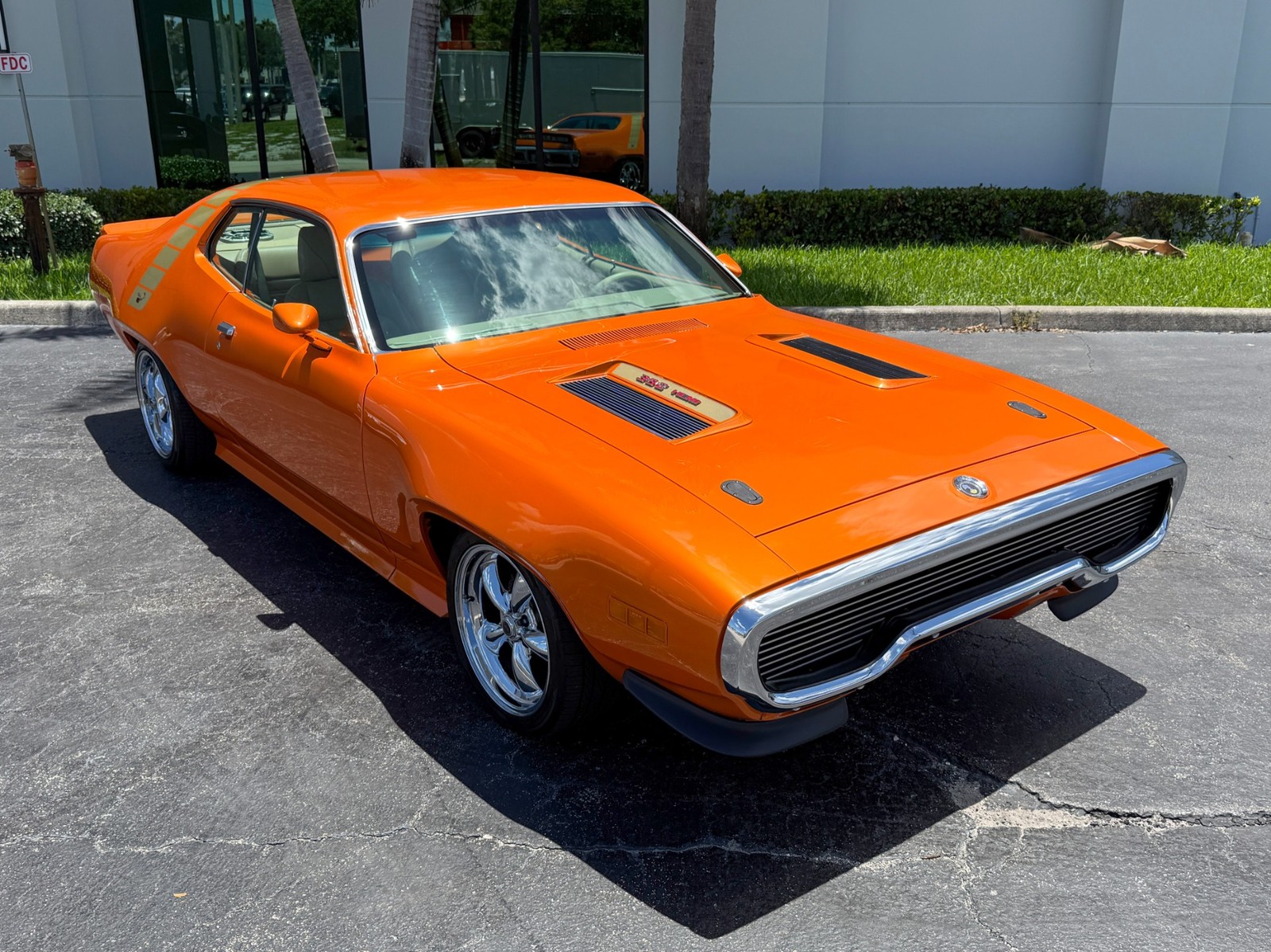 Plymouth-Road-Runner-1971-4