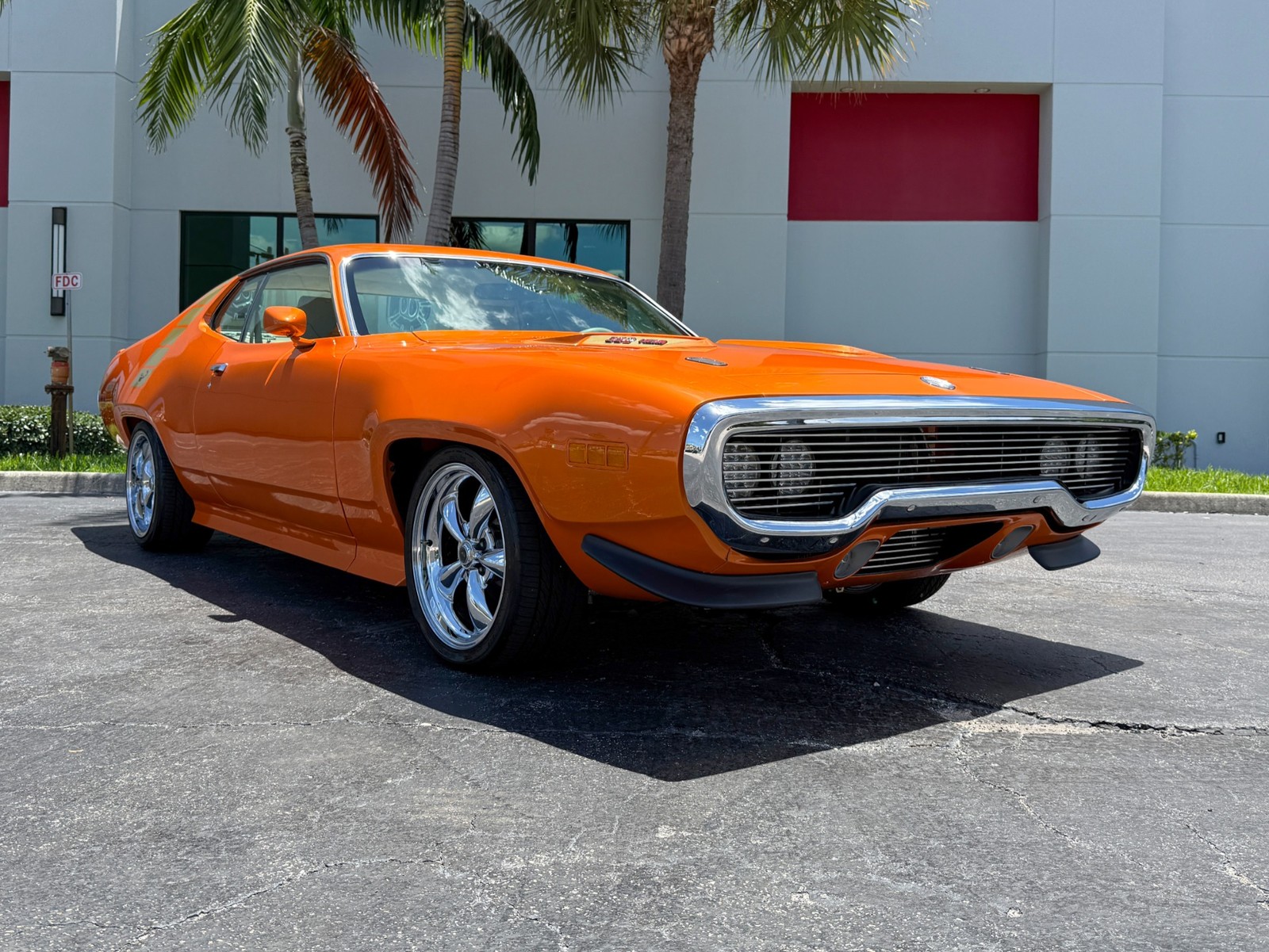 Plymouth-Road-Runner-1971-5