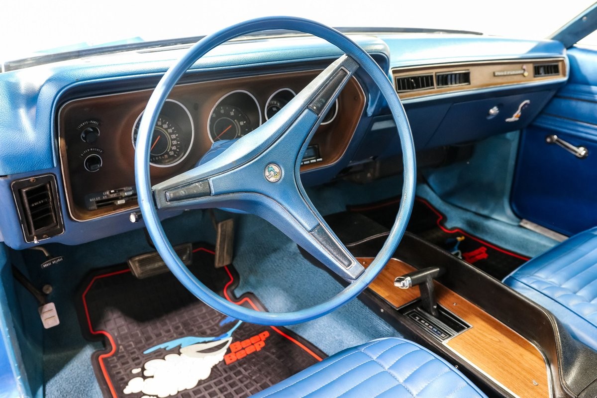 Plymouth-Road-Runner-1971-Coupe-13